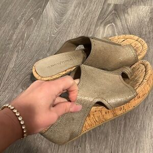 Donald pliner size 9 sandals